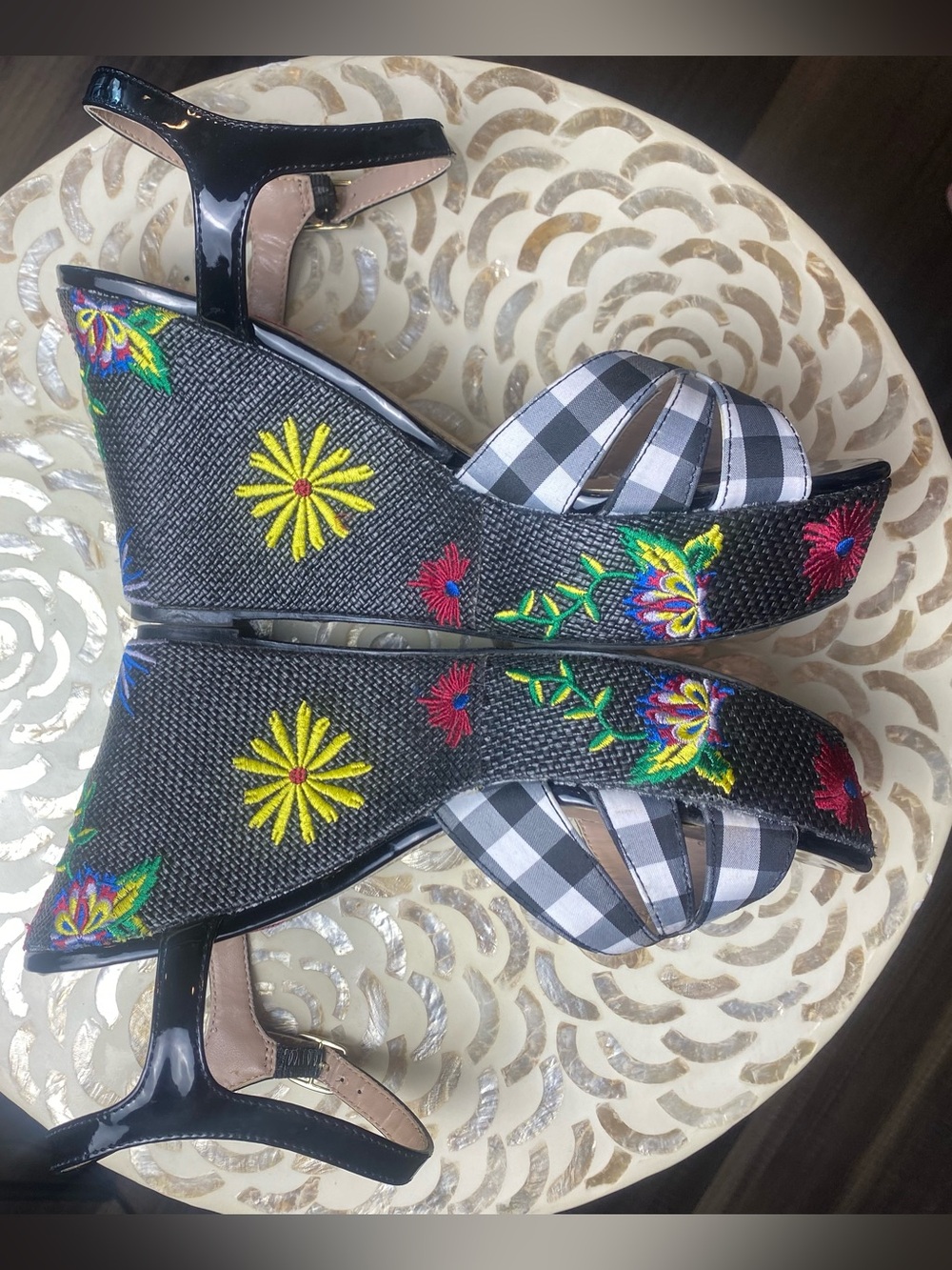 Betsey Johnson Spenser Floral Embroidered Gingham Platform Wedge Sandals Size 9 - Picture 7 of 12